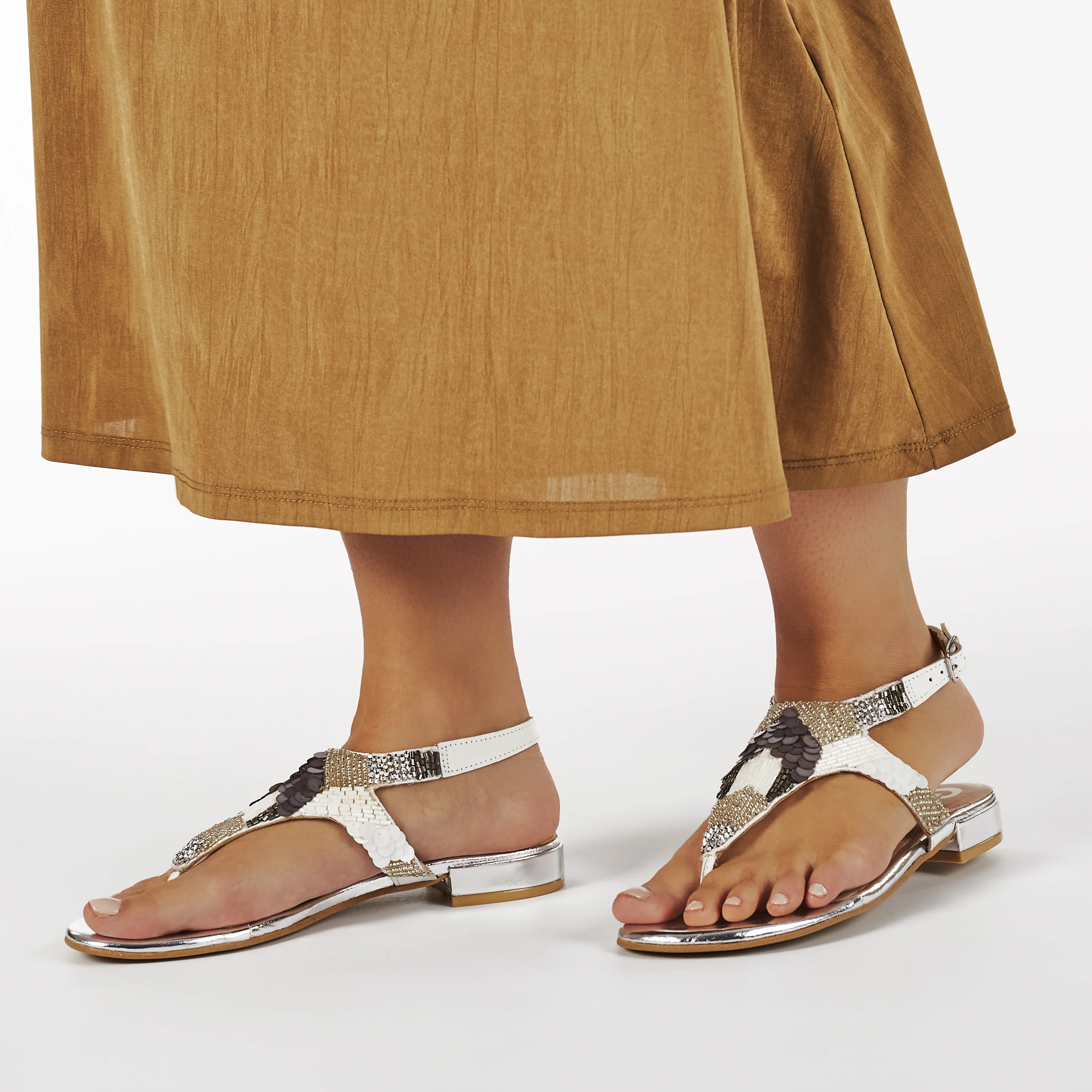 Sandalias blancas con pedrería para mujer NORLINA - Image 5