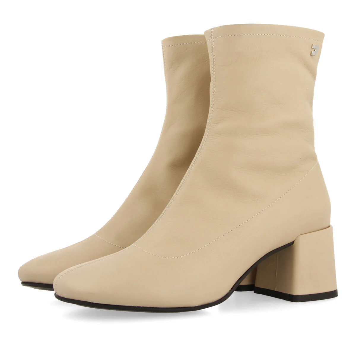 Artas women's cream leather ankle boots with mid heels and round toes - Image 3