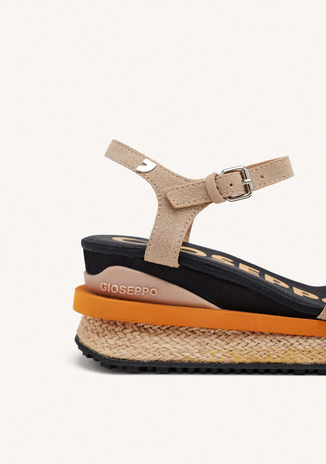 Benay women's sporty beige wedges - Image 3