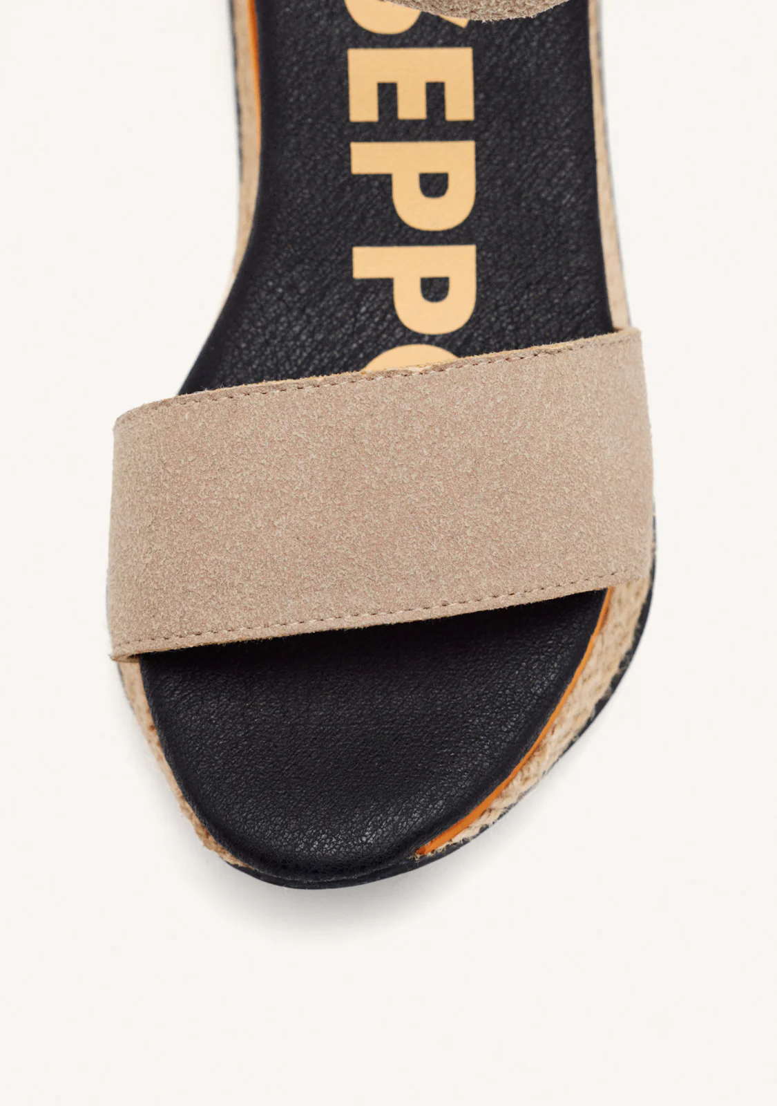Benay women's sporty beige wedges - Image 4