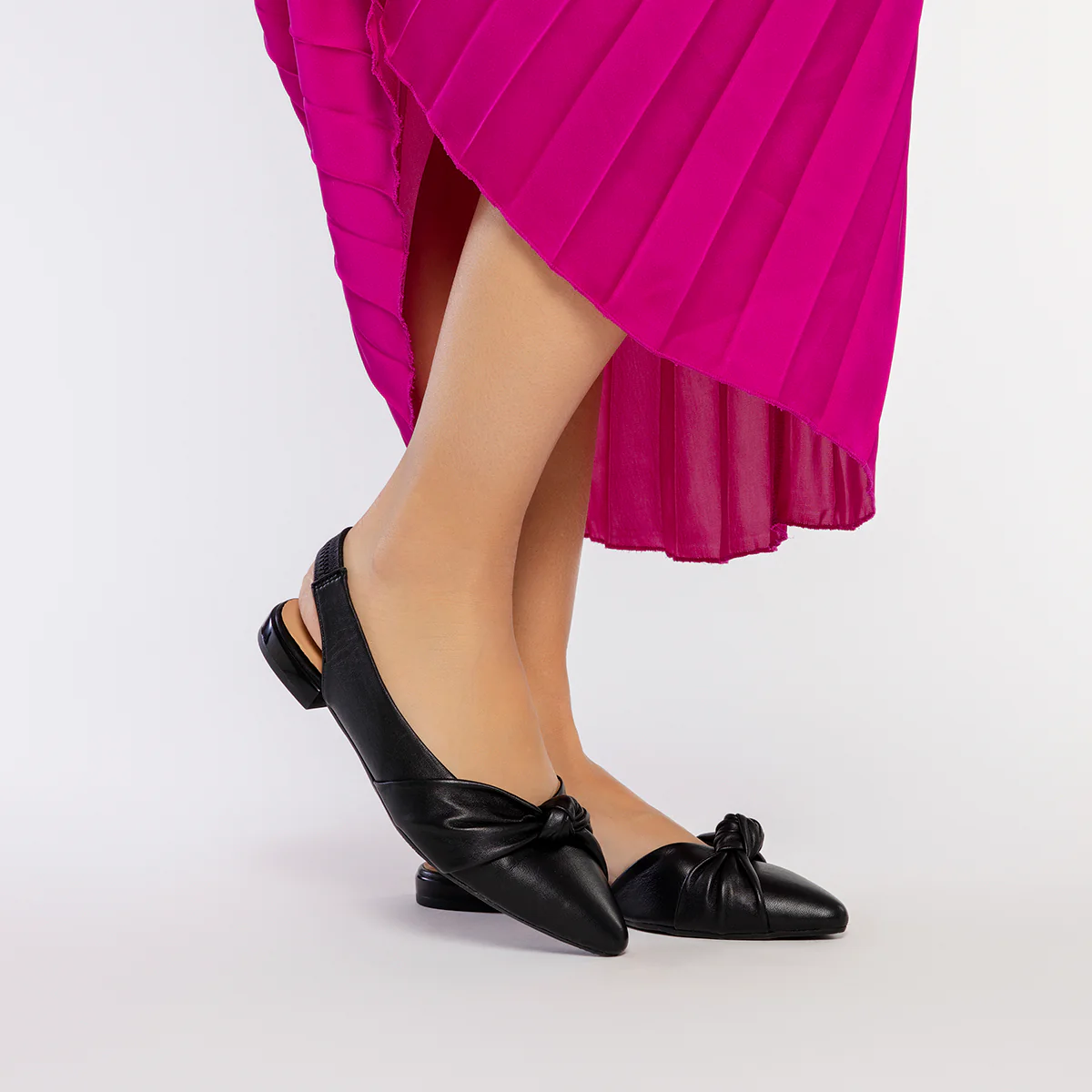 BLACK LEATHER UNHEELED BALLERINAS WITH KNOT DETAIL FOR WOMEN IBALLE - Image 2