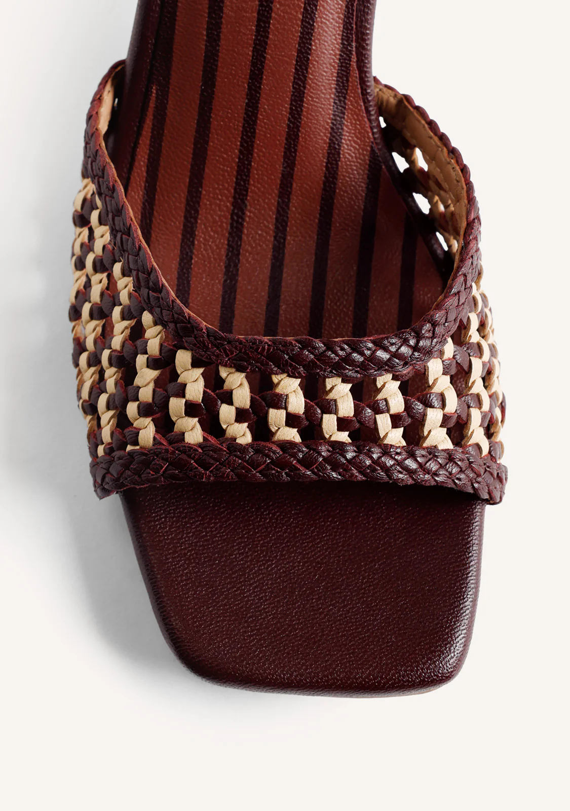 BRAIDED LEATHER HEELED SANDALS BY MARÍA G. DE JAIME - Image 3