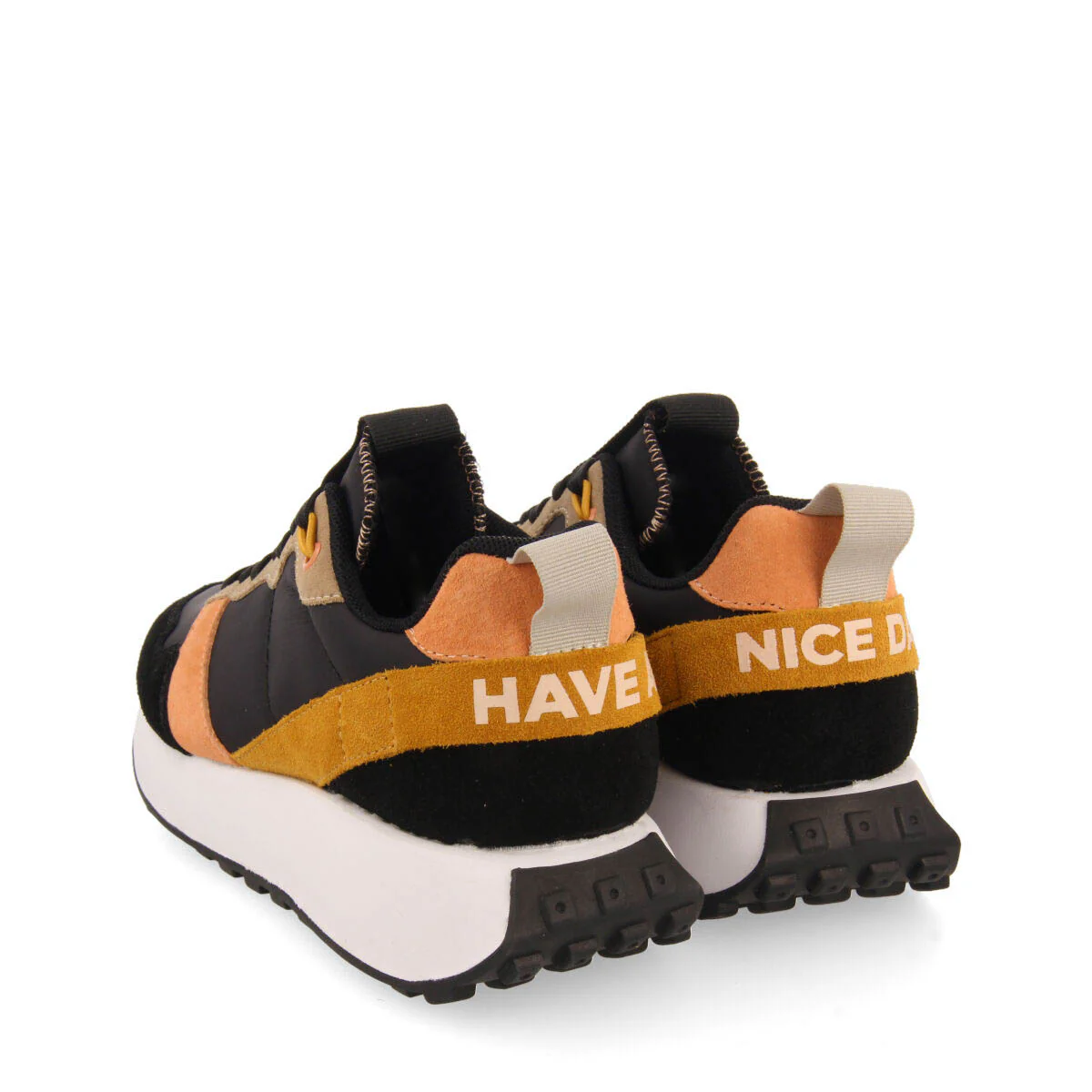 Chacao women's nude retro-style sneakers with multicoloured details - Image 4