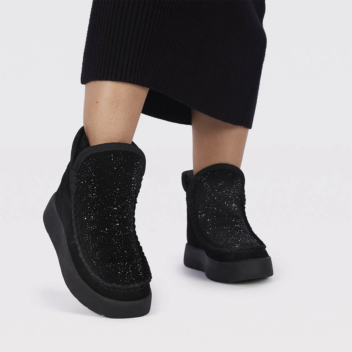 Cupar women's black split-suede shearling boots with crystals - Image 2
