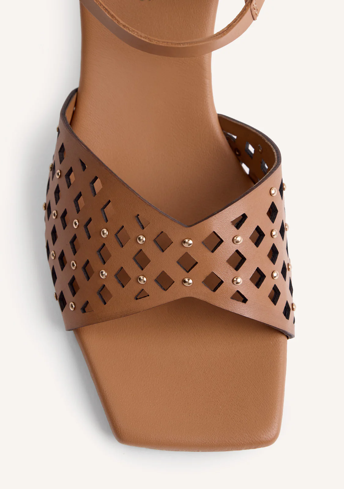 CUT-OUT AND STUDDED LEATHER HEELED SANDALS PESHTIGO - Image 3