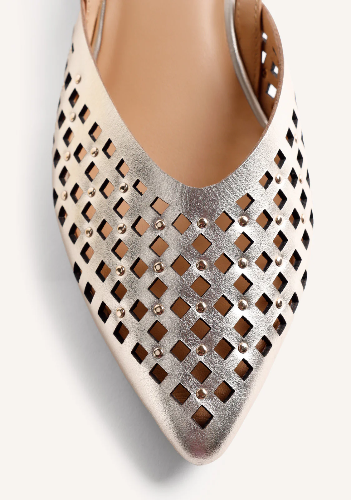 CUT-OUT AND STUDDED LEATHER HEELED SHOES LAGOS - Image 3