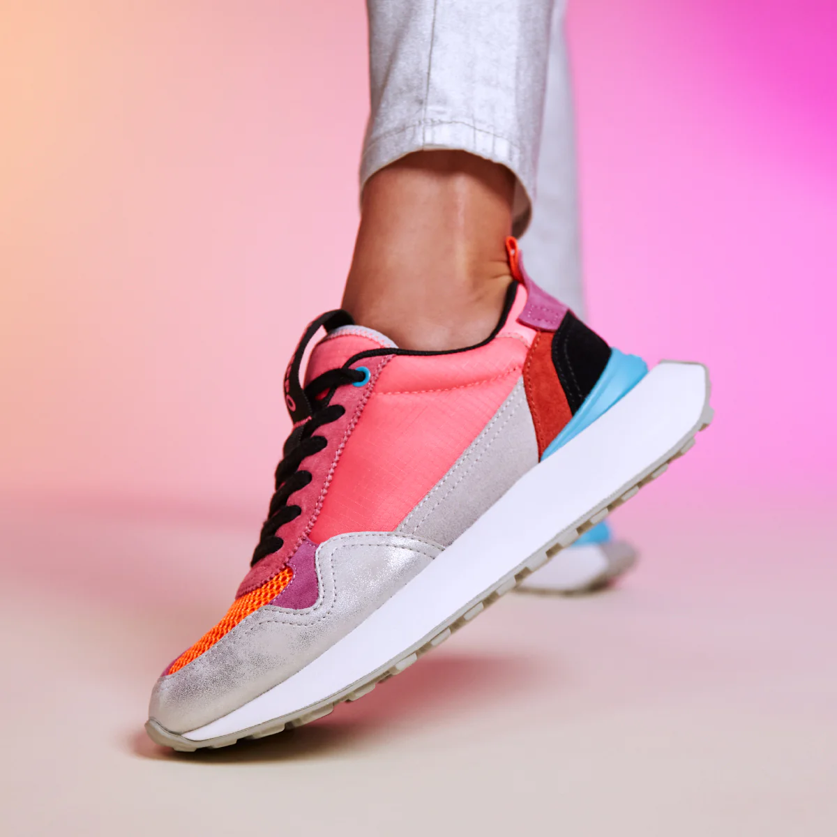 Dunkeld women's multicoloured retro sneakers - Image 3