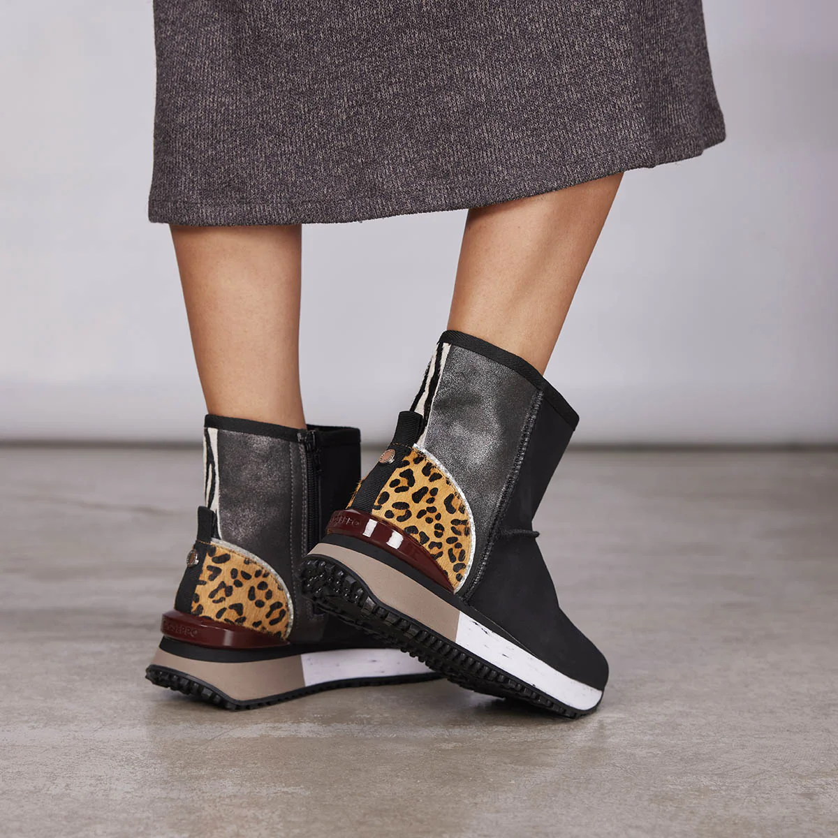 Dunoon women's black shearling boot-style sneakers with details - Image 2