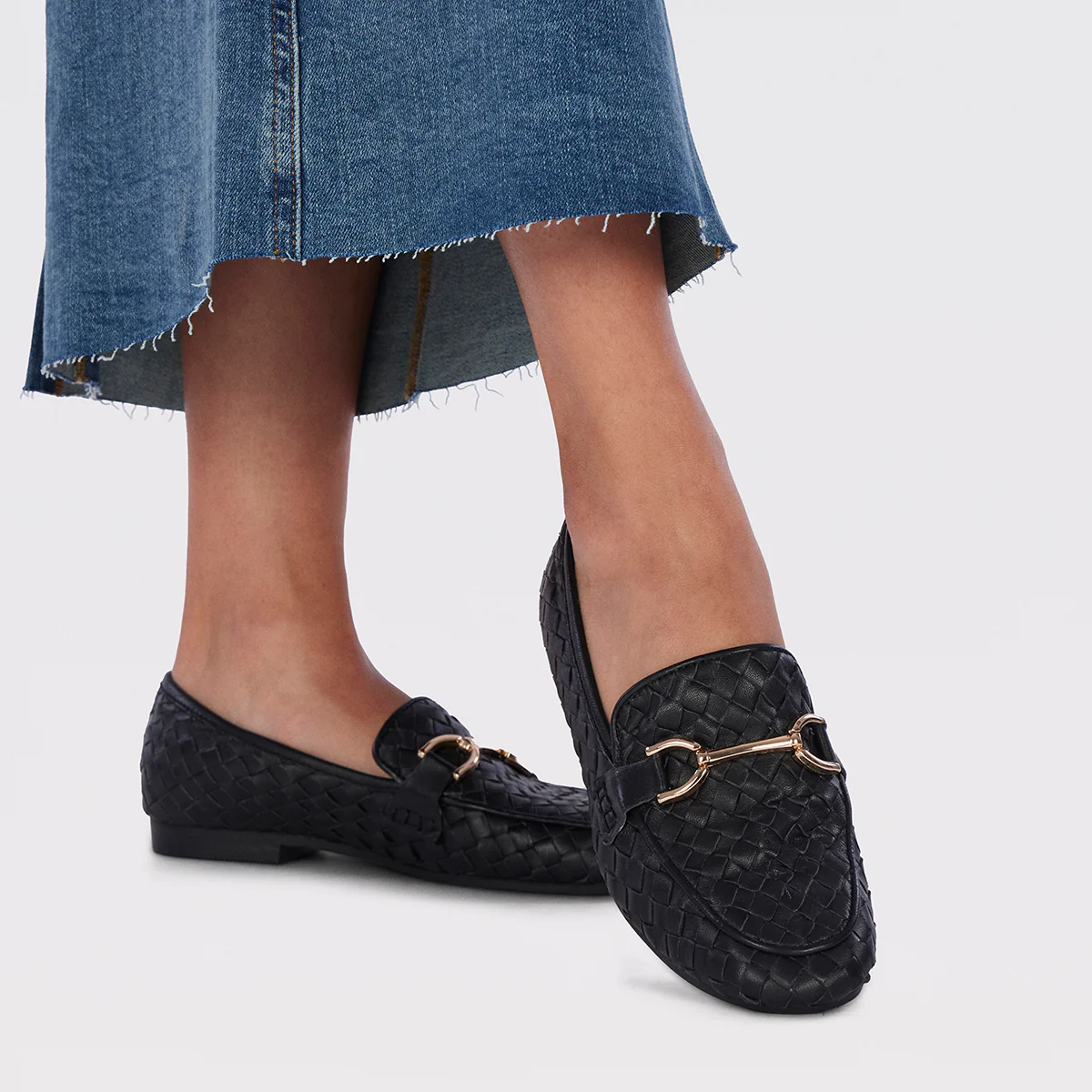 Emery women's black braided leather moccasins - Image 2