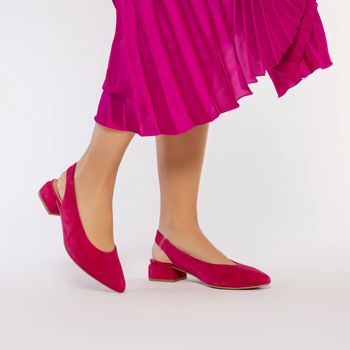 FUCHSIA COLORED LEATHER UNHEELED BALLERINAS FOR WOMEN MUHURR - Image 2