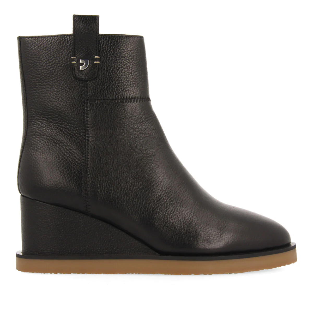 Glamis women's black leather ankle boots with wedges