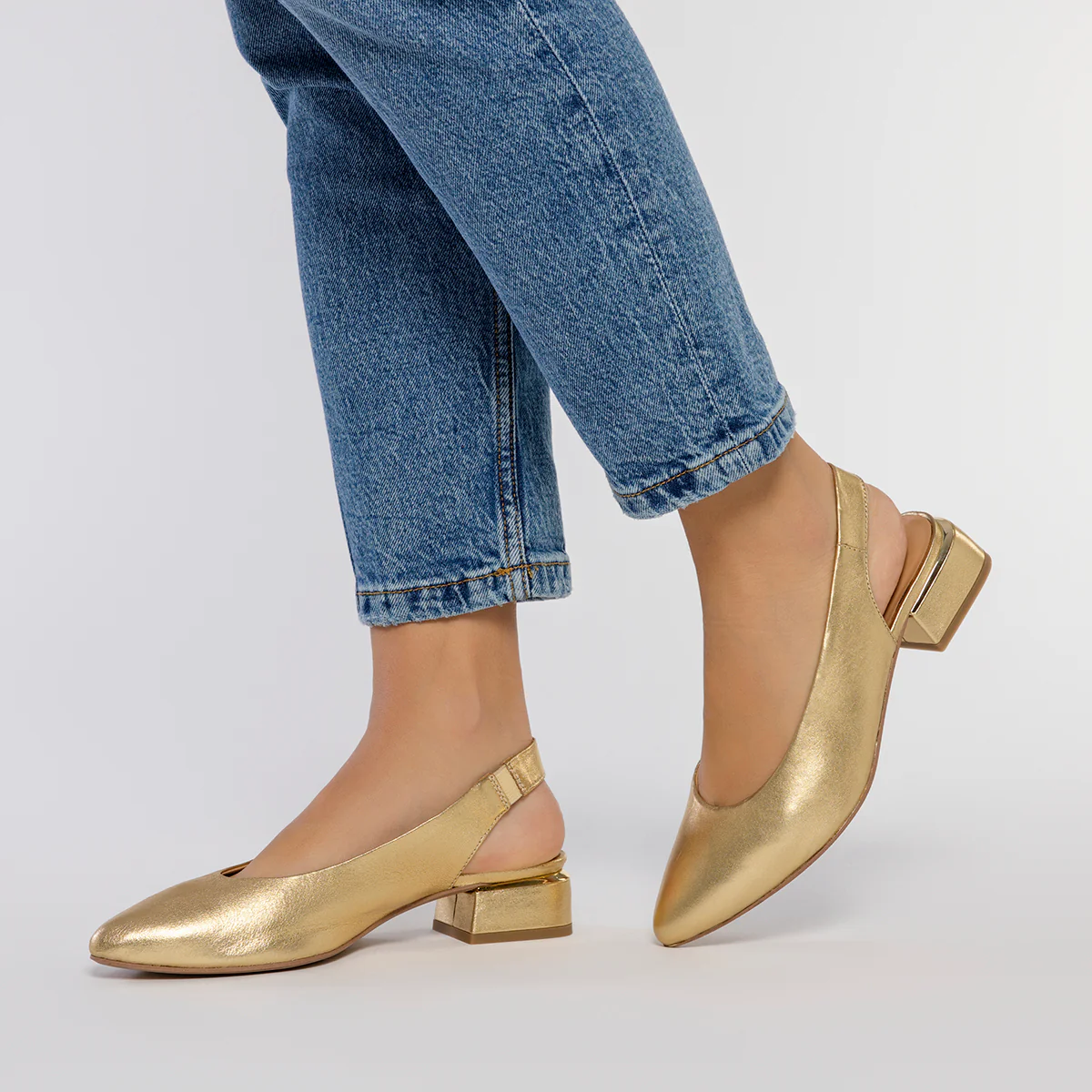 GOLDEN SKIN COLORED UNHEELED BALLET FLATS FOR WOMEN OBROVAC - Image 2