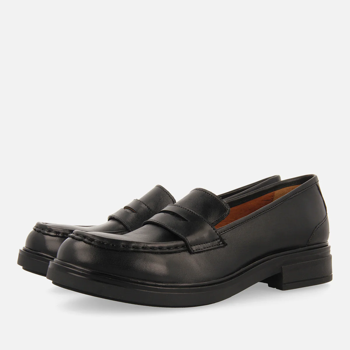 Hallowell women's black leather moccasins - Image 3