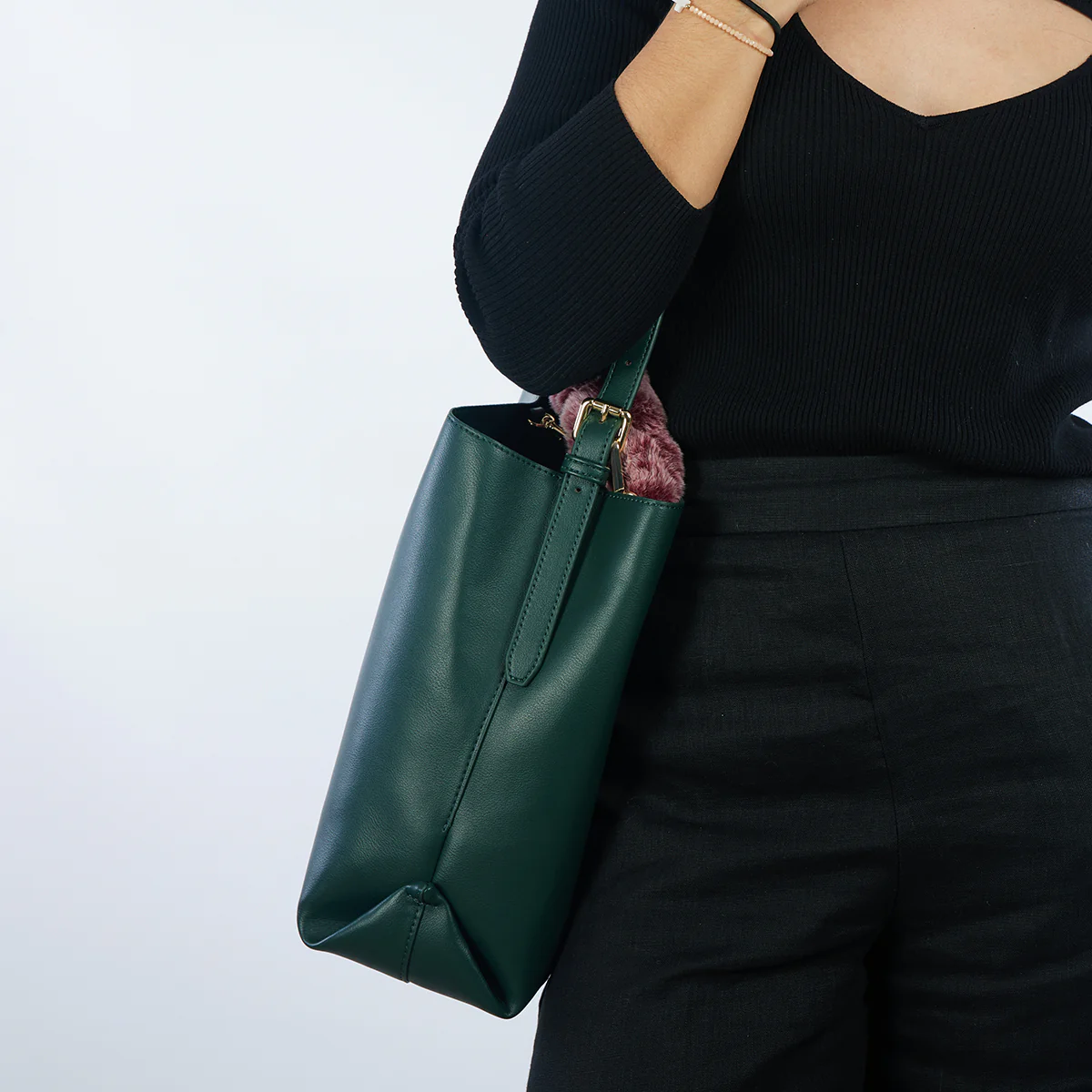 Hecla green shopper bag with a furry handle - Image 5