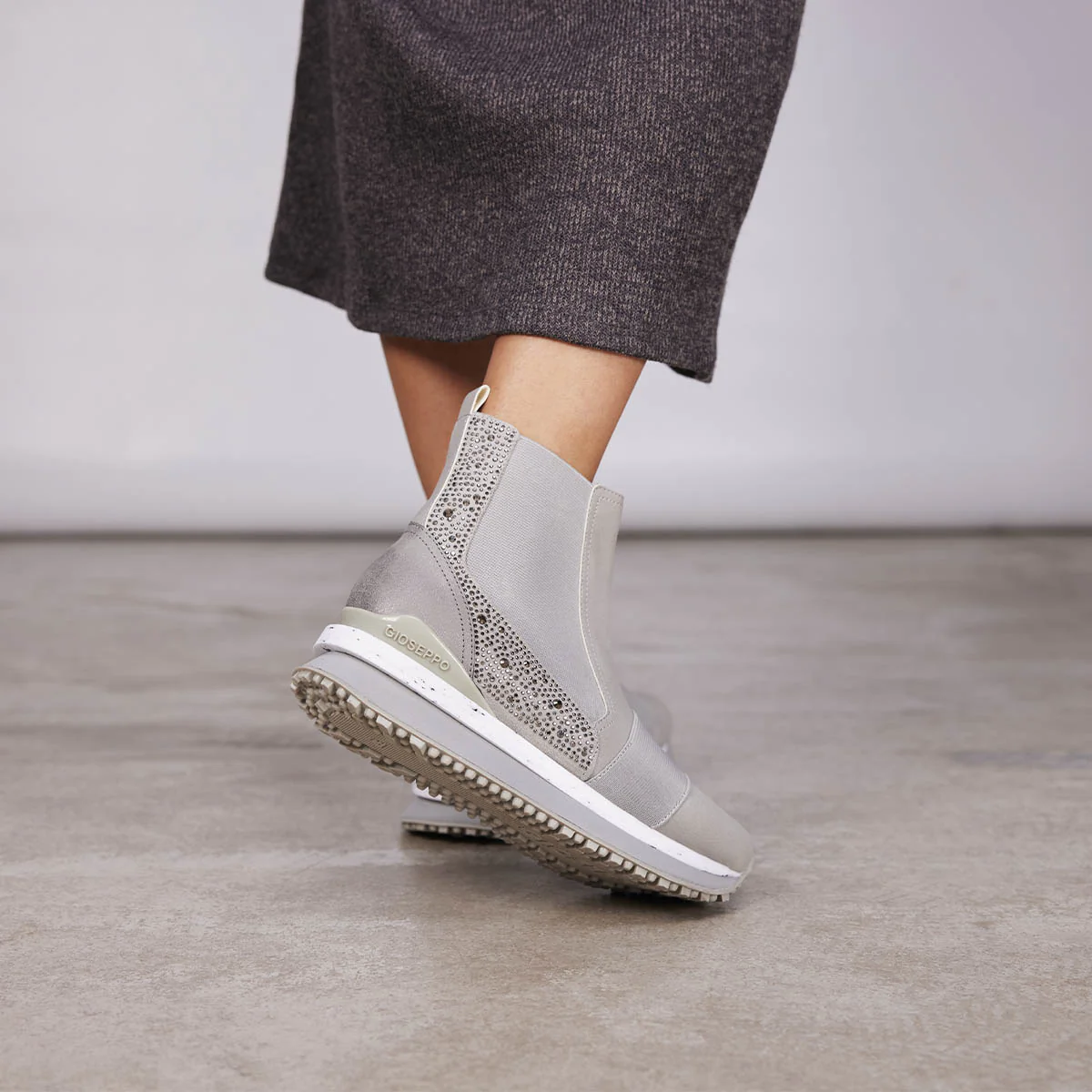 Herreid women's grey shearling boot-style sneakers with crystals - Image 5