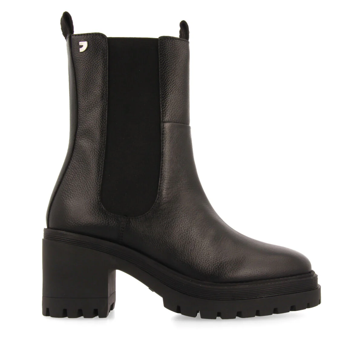 Horsens women's black chelsea boots with heeled track soles