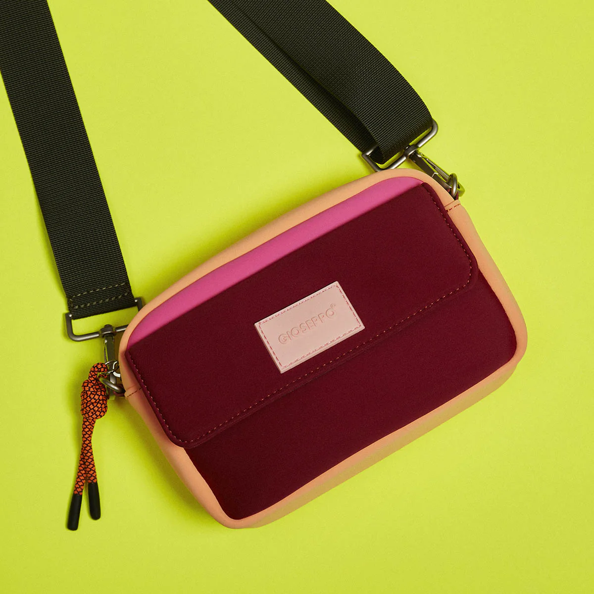 Ipira women's burgundy neoprene crossbody bag - Image 2