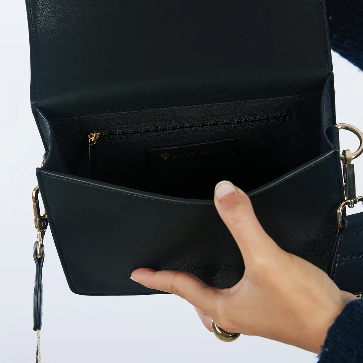 Jaren black crossbody bag with cream details - Image 6
