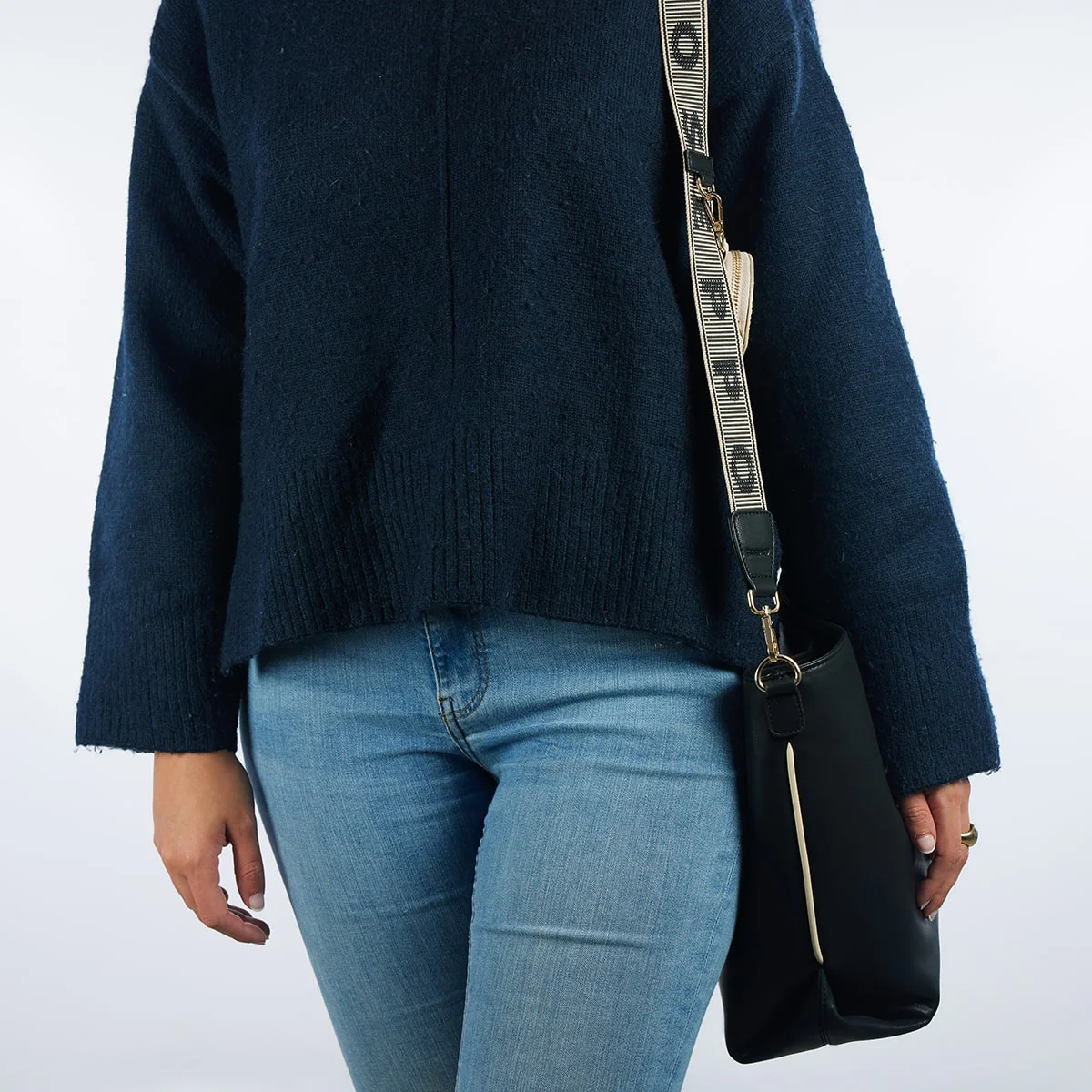 Kallham black shopper bag with cream details - Image 3