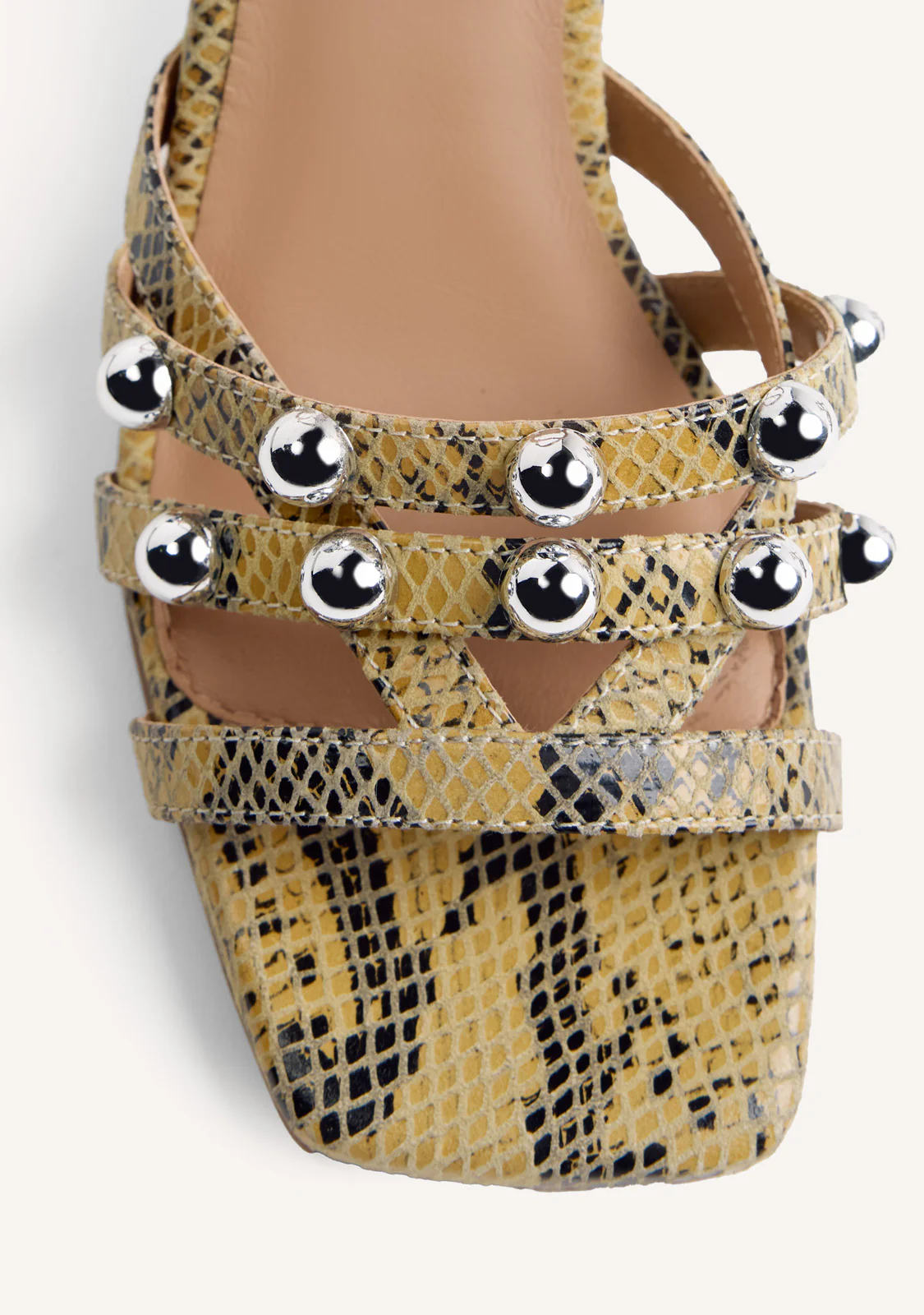 LEATHER STUDDED HEELED SANDALS KAPSABET - Image 3