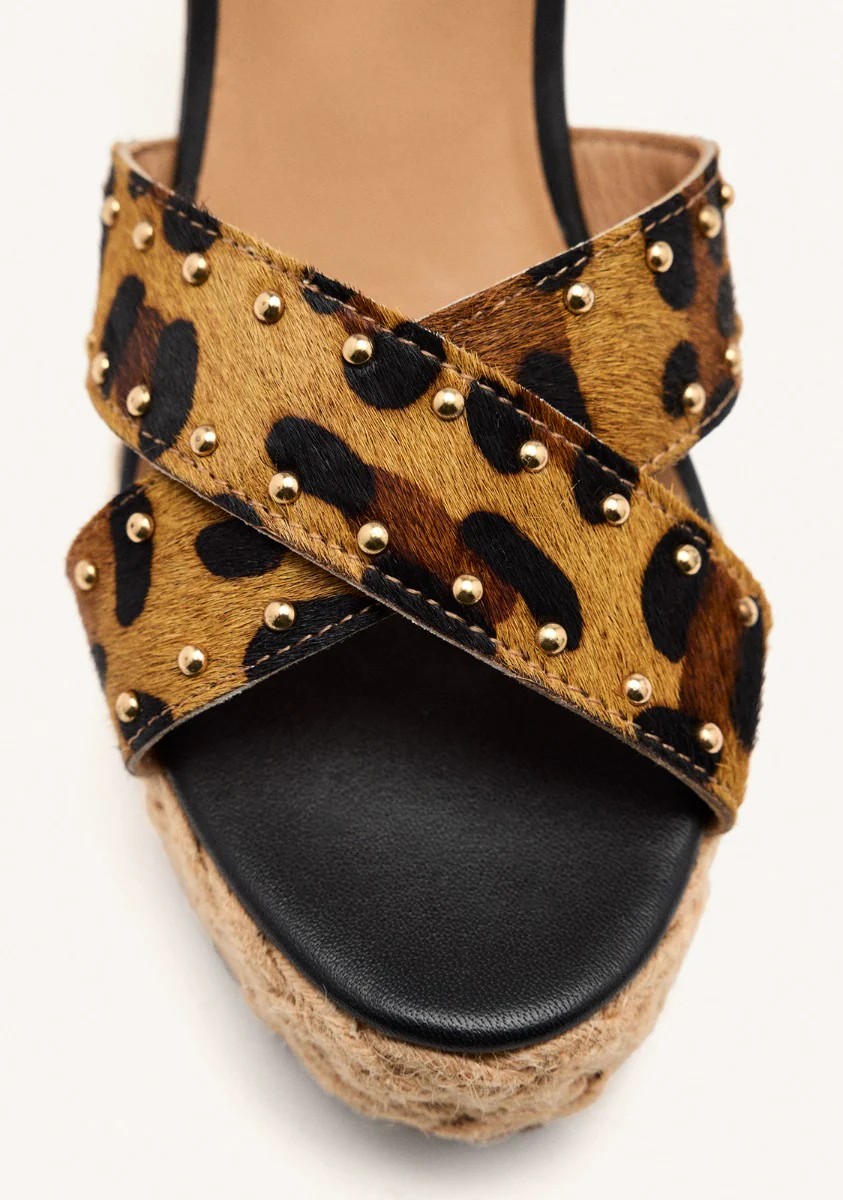 LEOPARD LEATHER WEDGE SANDALS DELAFIELD - Image 4