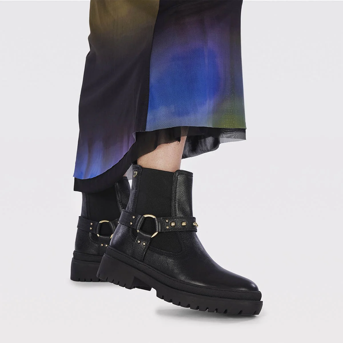 Liff women's black leather chelsea boots with studs - Image 2