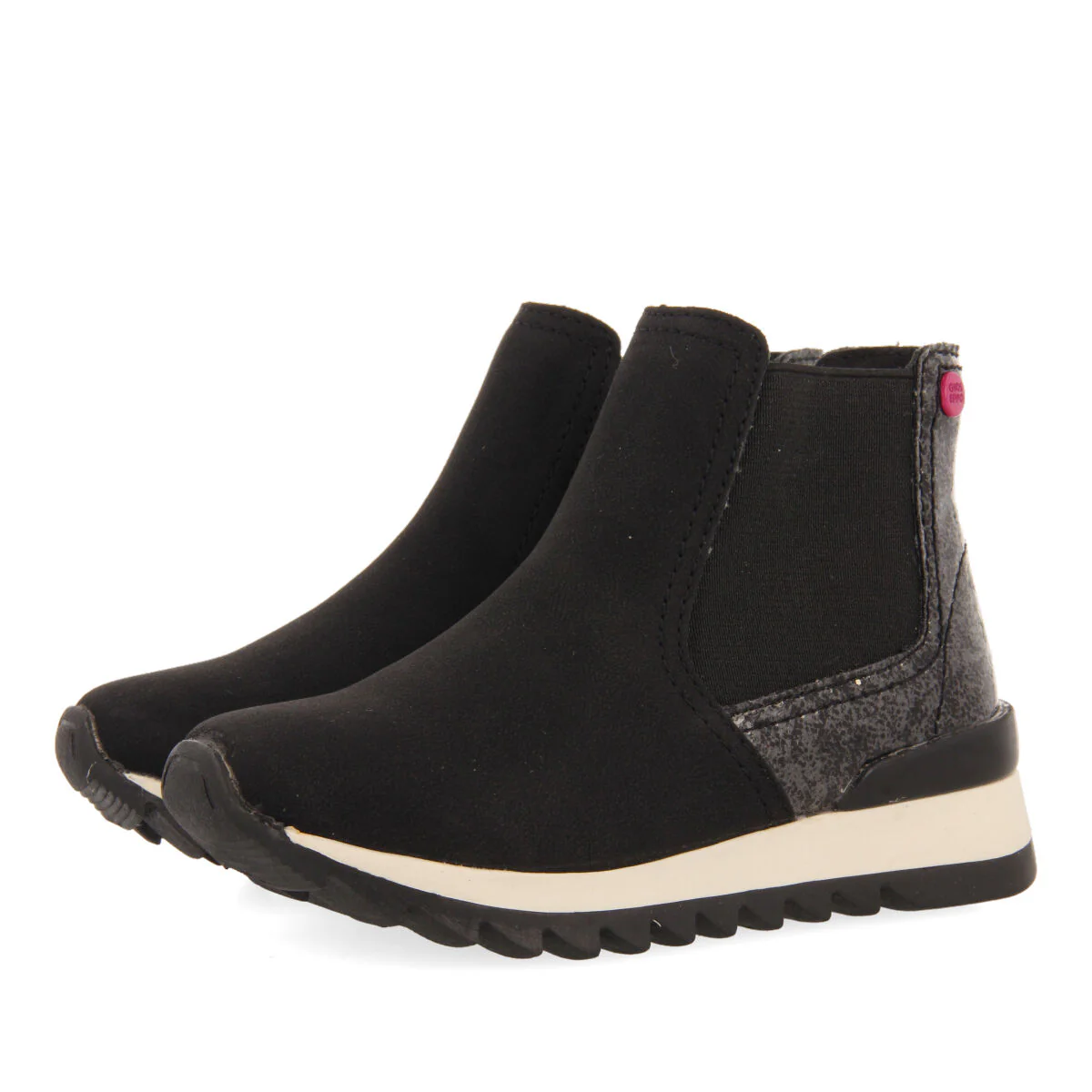 Luncarty children's chelsea boot-style sneakers with shiny black detail - Image 2