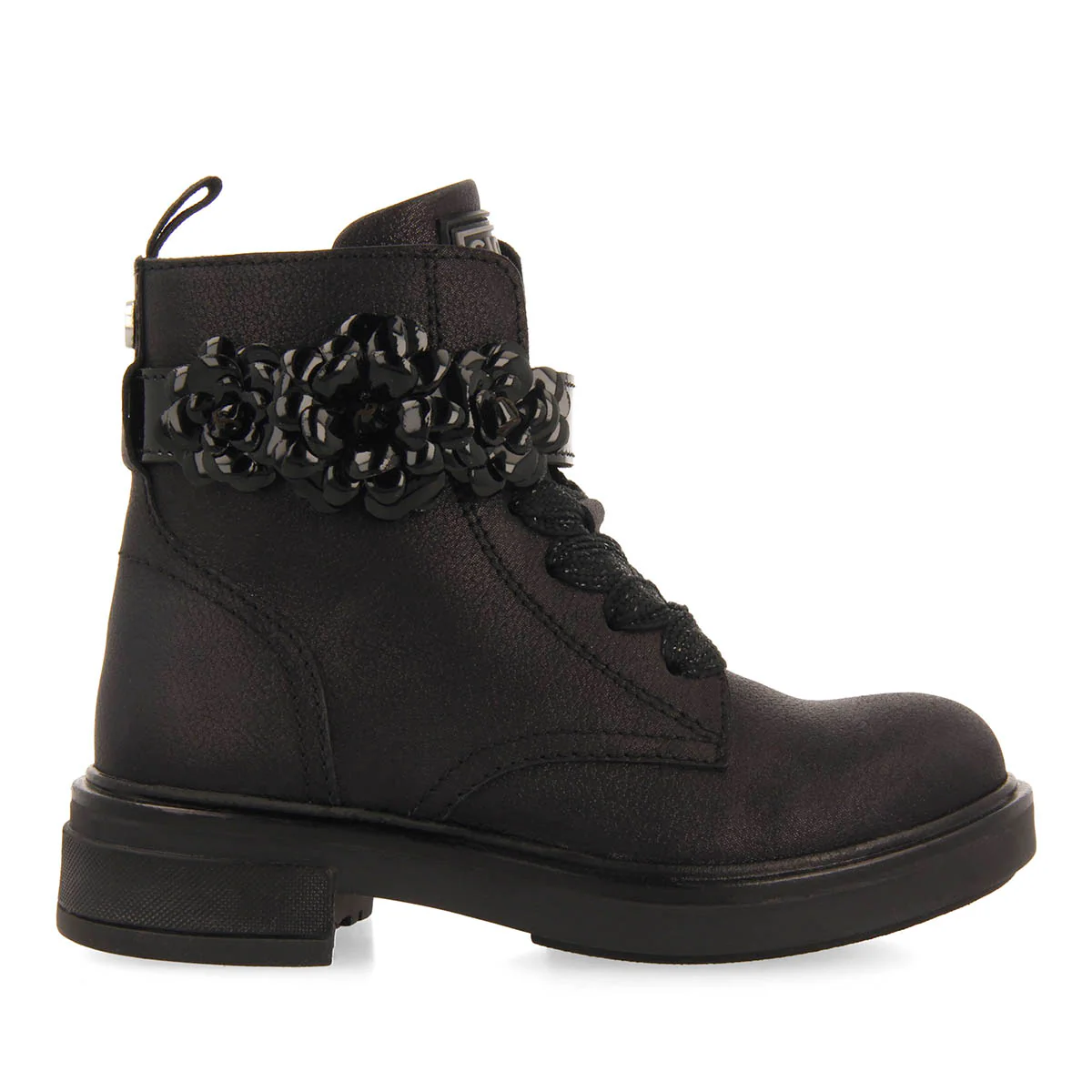 MILITARY STYLE LEATHER BOOTS WITH REMOVABLE AND REPLACEABLE STRAP.