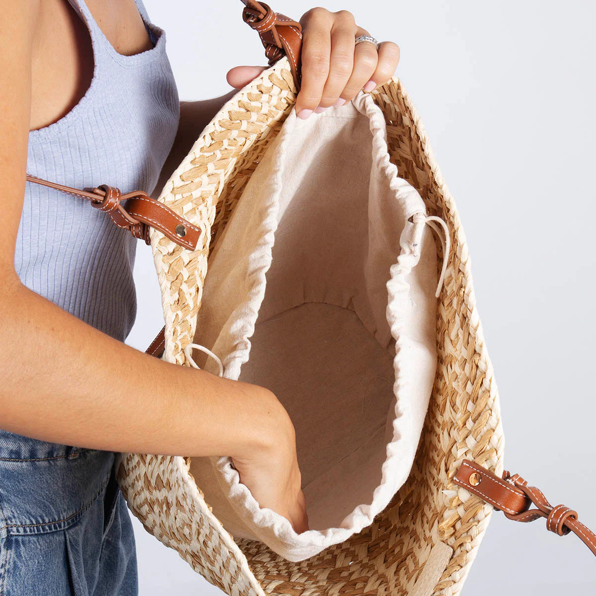 NATURAL COLOR BASKET WITH FOWEY CONTRASTS - Image 4
