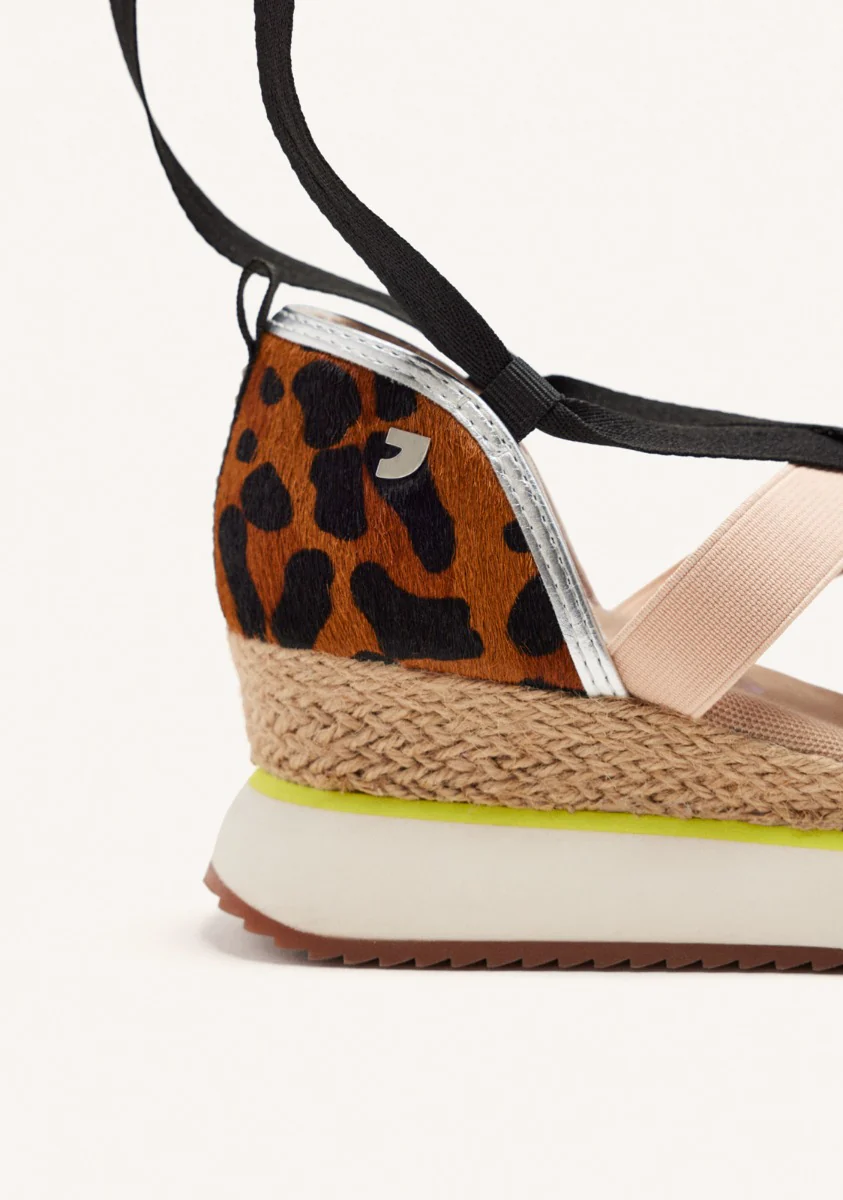OPEN COW LEATHER SNEAKERS WITH RAFFIA WEDGE LUDLOW - Image 4