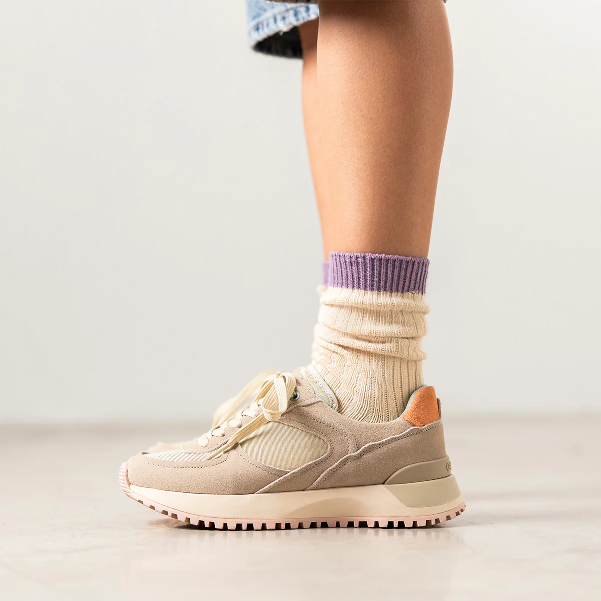 RETRO SNEAKERS FLOING - Image 3