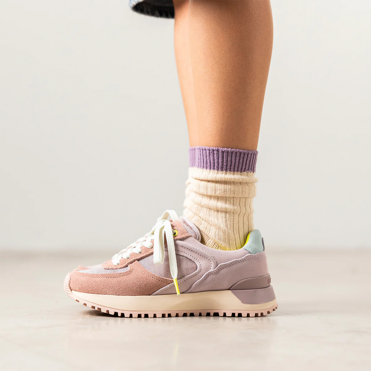 RETRO SNEAKERS FLOING - Image 5
