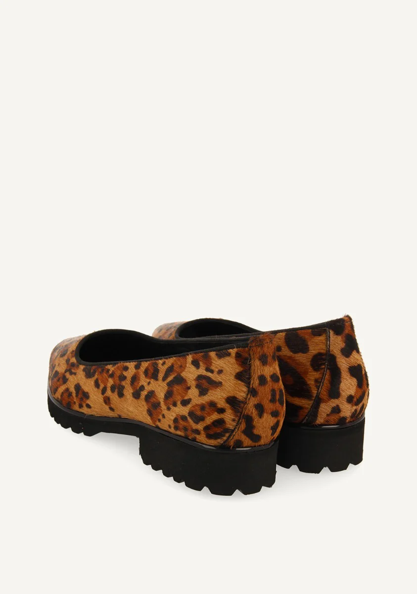 Ruka women's leopard-print leather ballet flats with thick track soles - Image 4