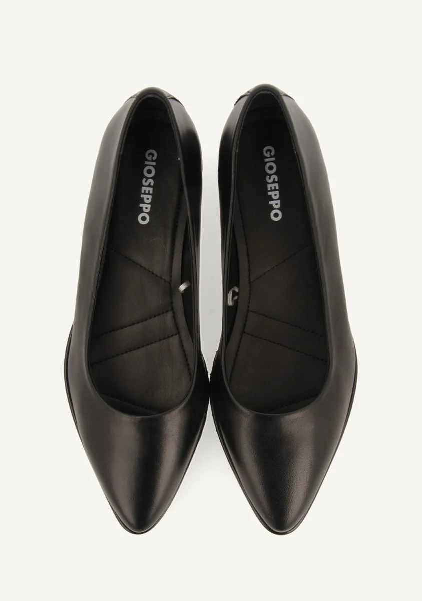 Sauchie women's black leather ballet flats with track soles - Image 4