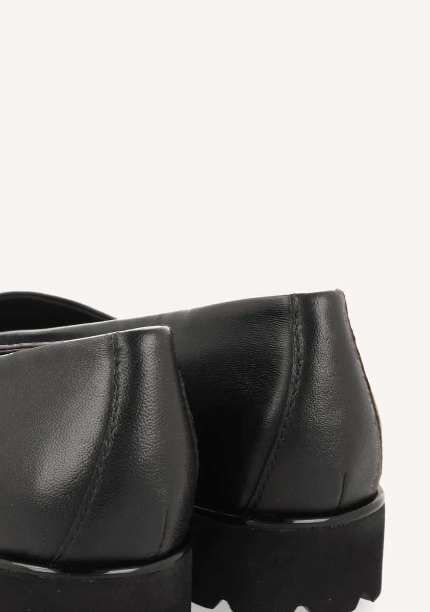 Sauchie women's black leather ballet flats with track soles - Image 5