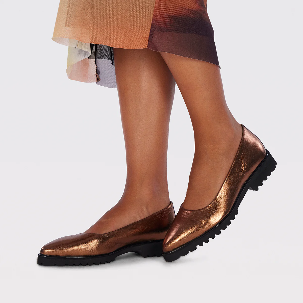 Skrova women's bronze leather ballet flats with track soles - Image 2
