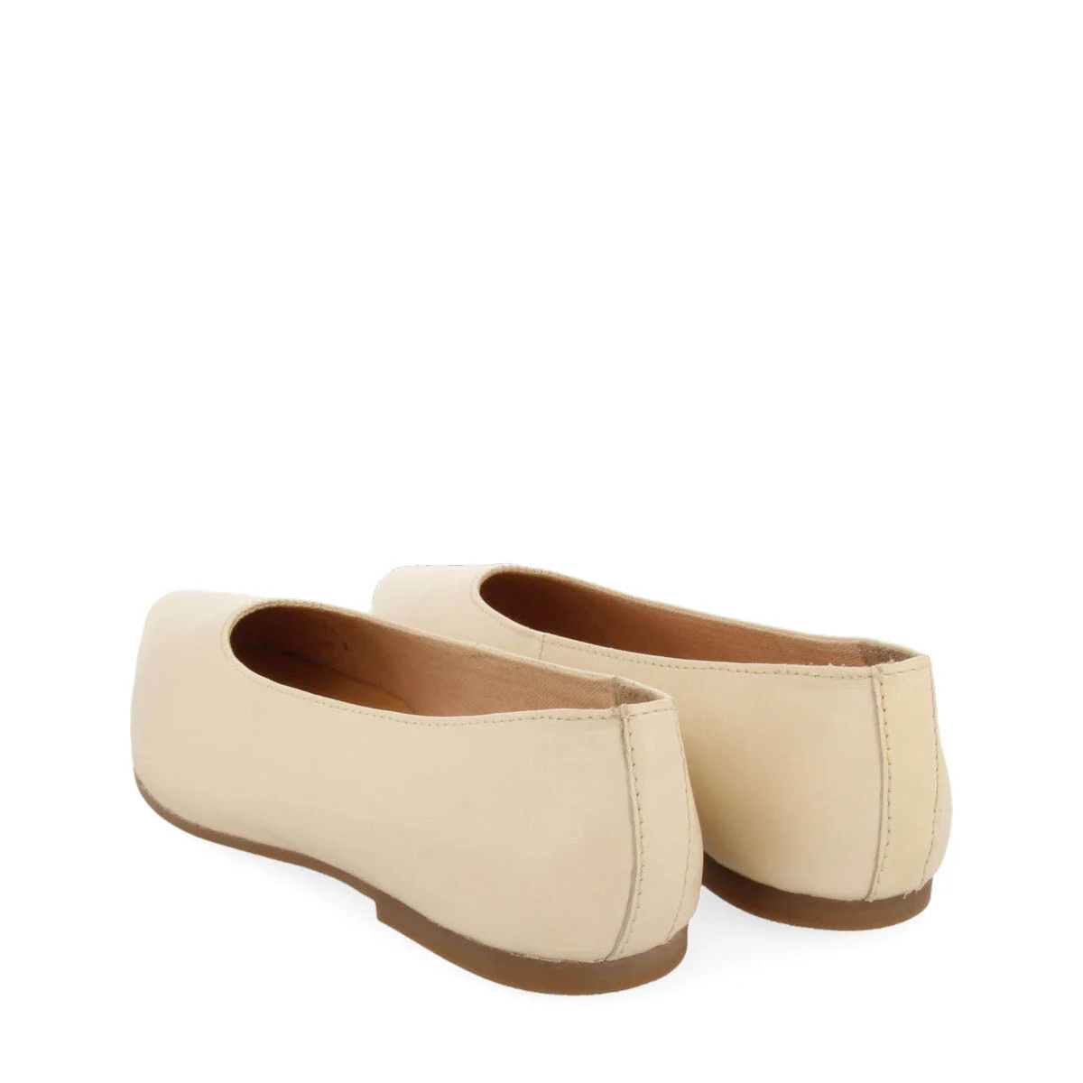 Slagelse women's cream leather ballet flats with pointed toes - Image 4