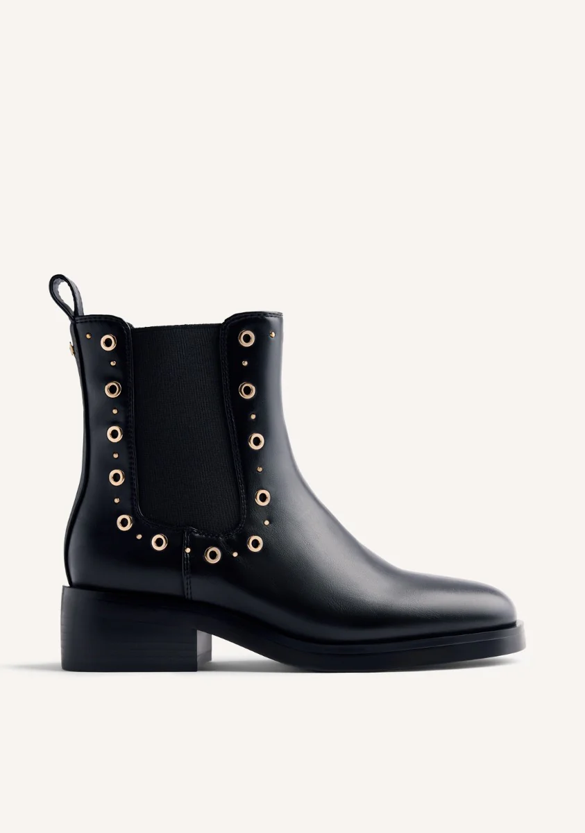 STUDDED AND OLLED CHELSEA BOOTS HALMA