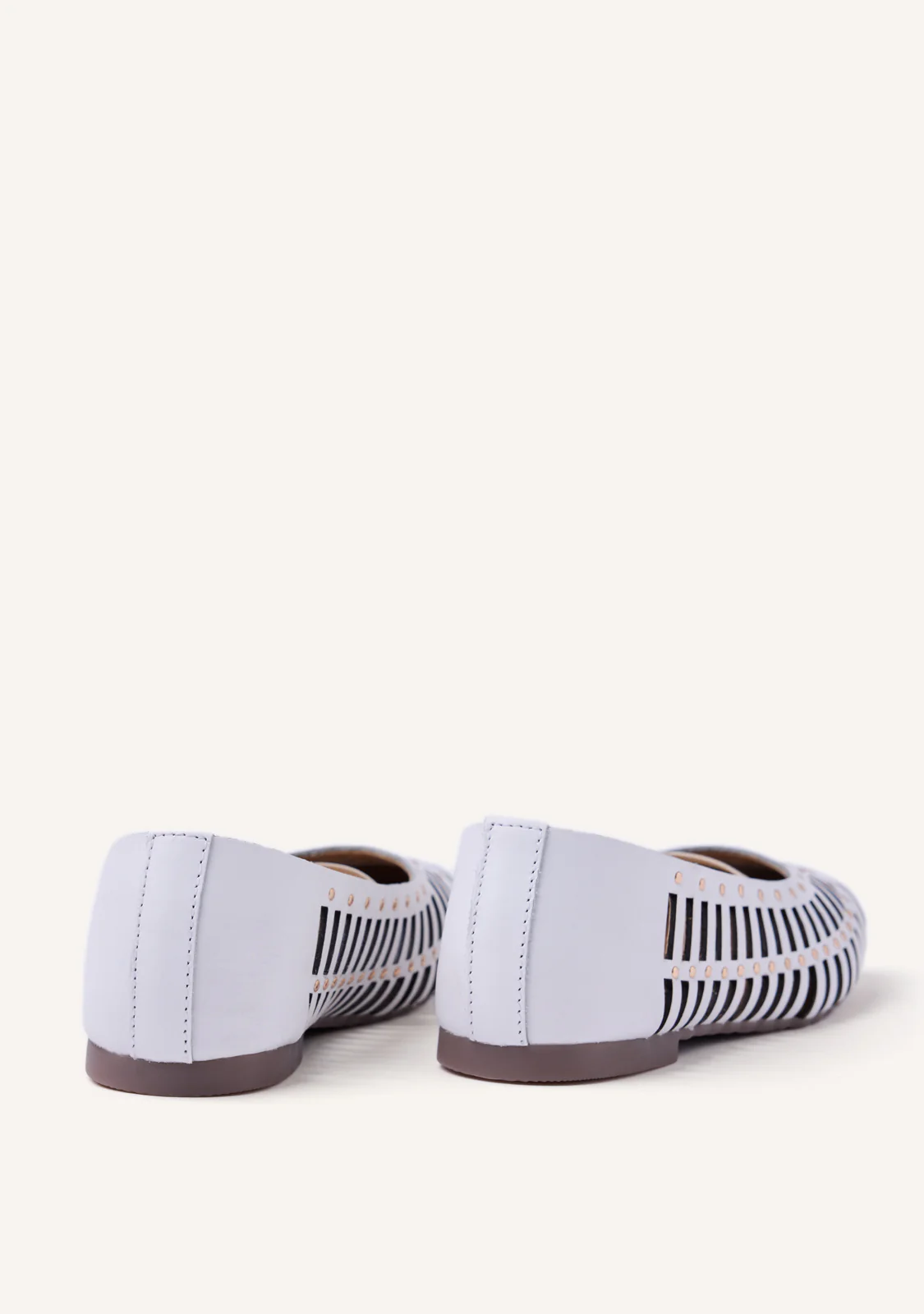 STUDDED LEATHER BALLET FLATS PALAYAN - Image 4