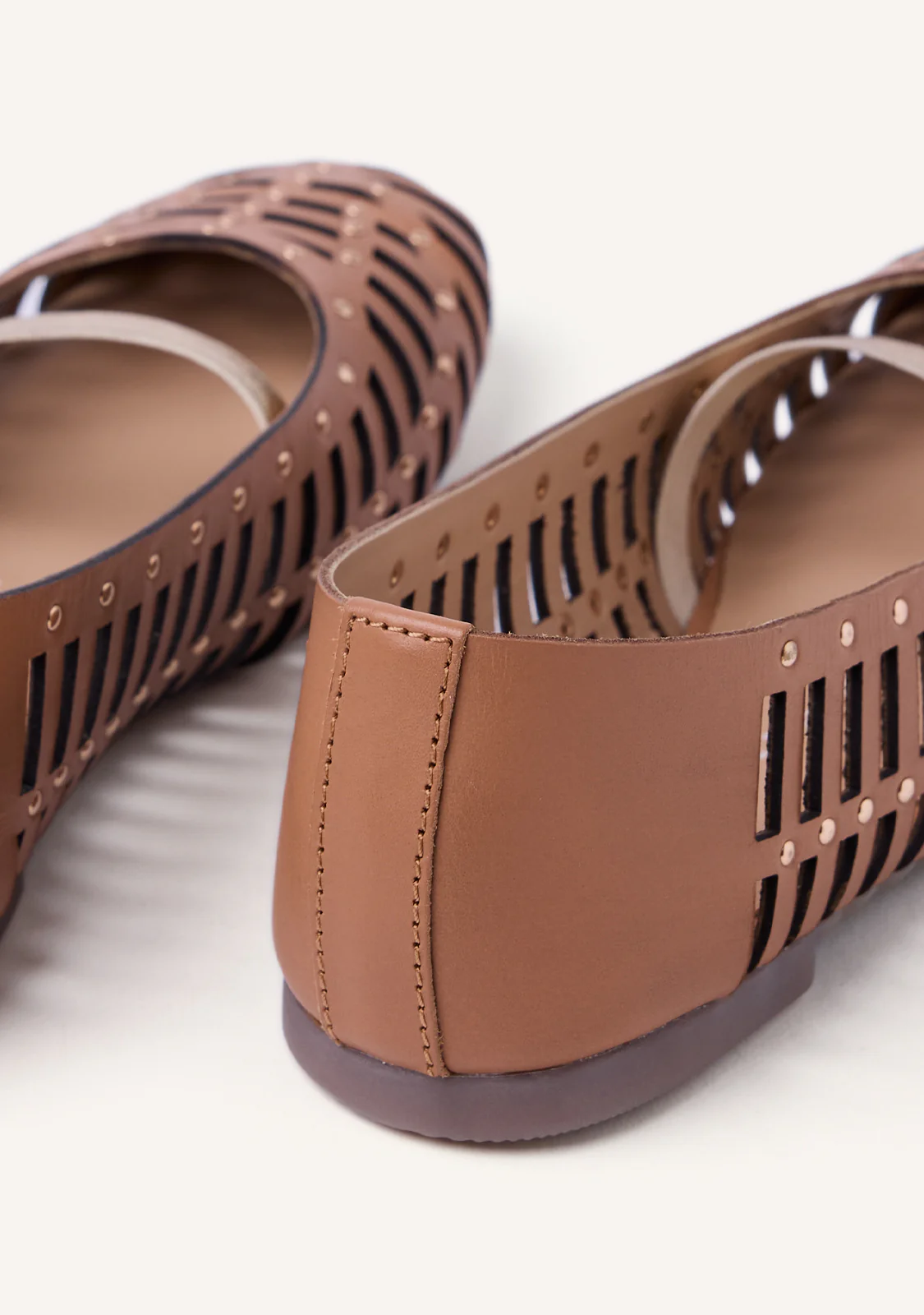 STUDDED LEATHER BALLET FLATS PALAYAN - Image 4