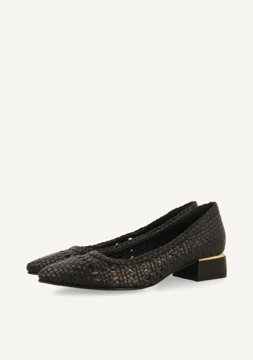 STUDDED LEATHER COURT SHOES MAGLOD - Image 2