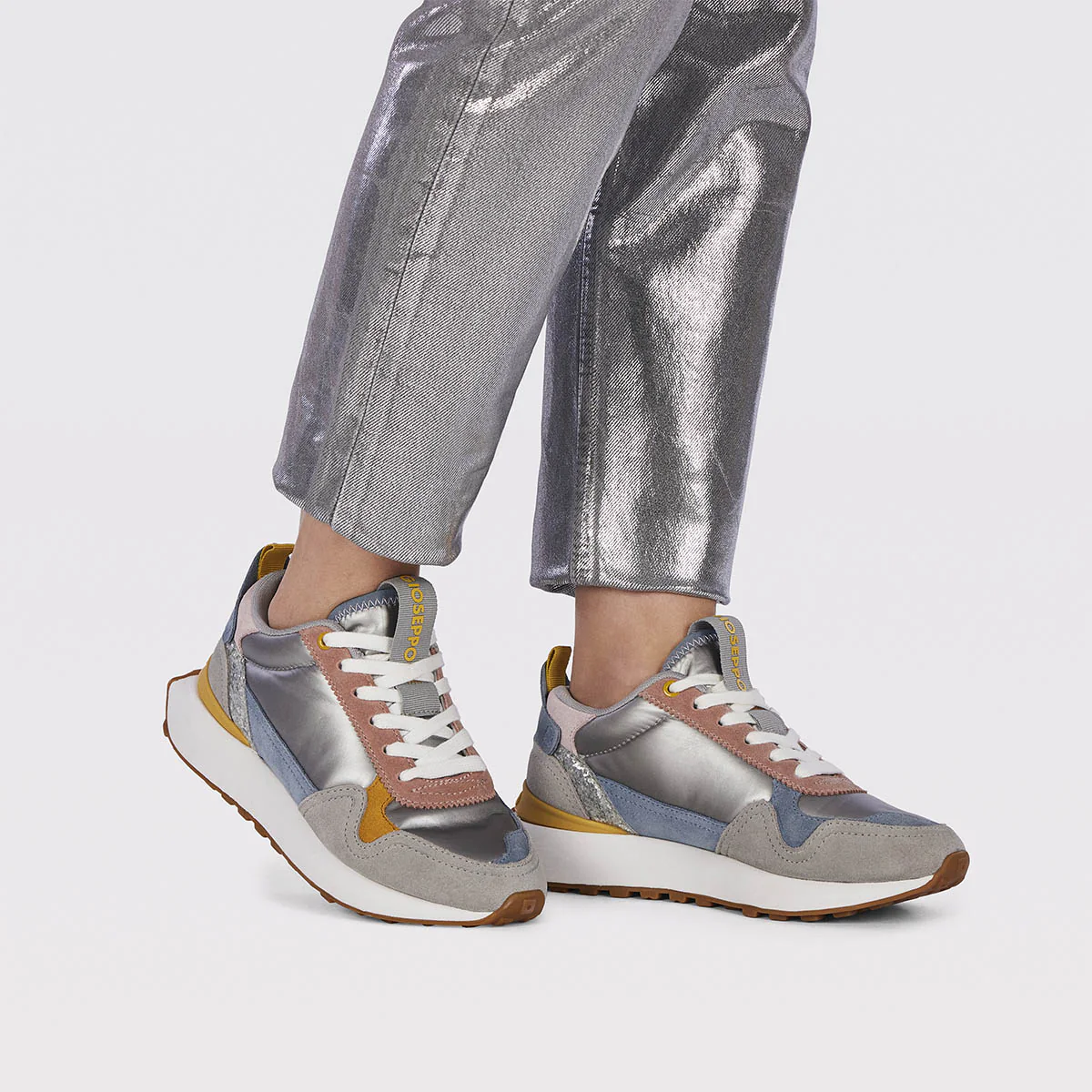 Uderns women's silver retro sneakers with pastel details - Image 2