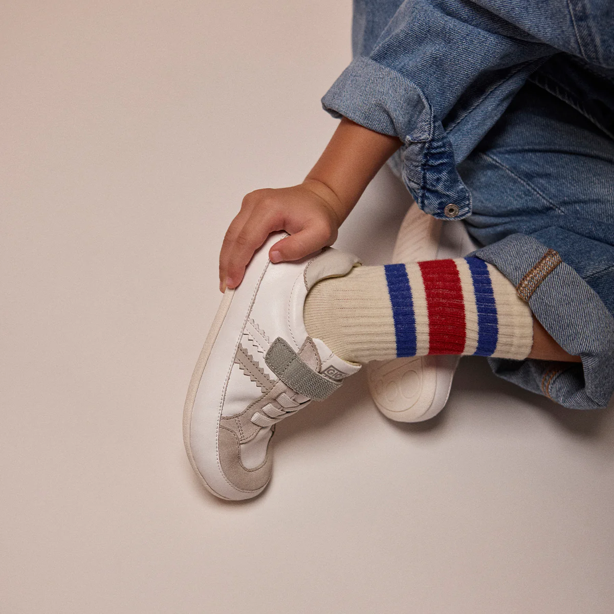 WHITE BASKETS WITH ADJUSTABLE CLOSURES FOR BOYS AND GIRLS SKRADIN - Image 6