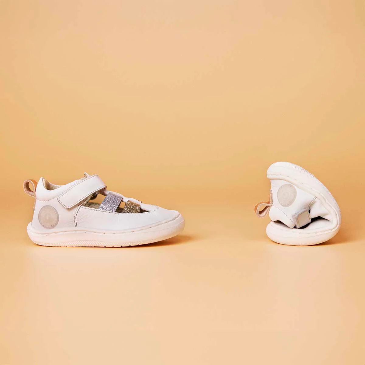WHITE CRAB-STYLE SANDALS WITH ADJUSTABLE CLOSURES FOR BABIES ODELL - Image 5
