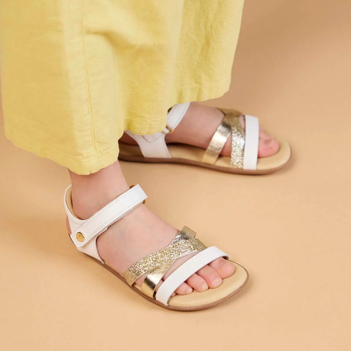 WHITE SANDALS WITH GLITTER AND METALLIC ACCENTS FOR GIRLS AND BOYS KARCAG - Image 5